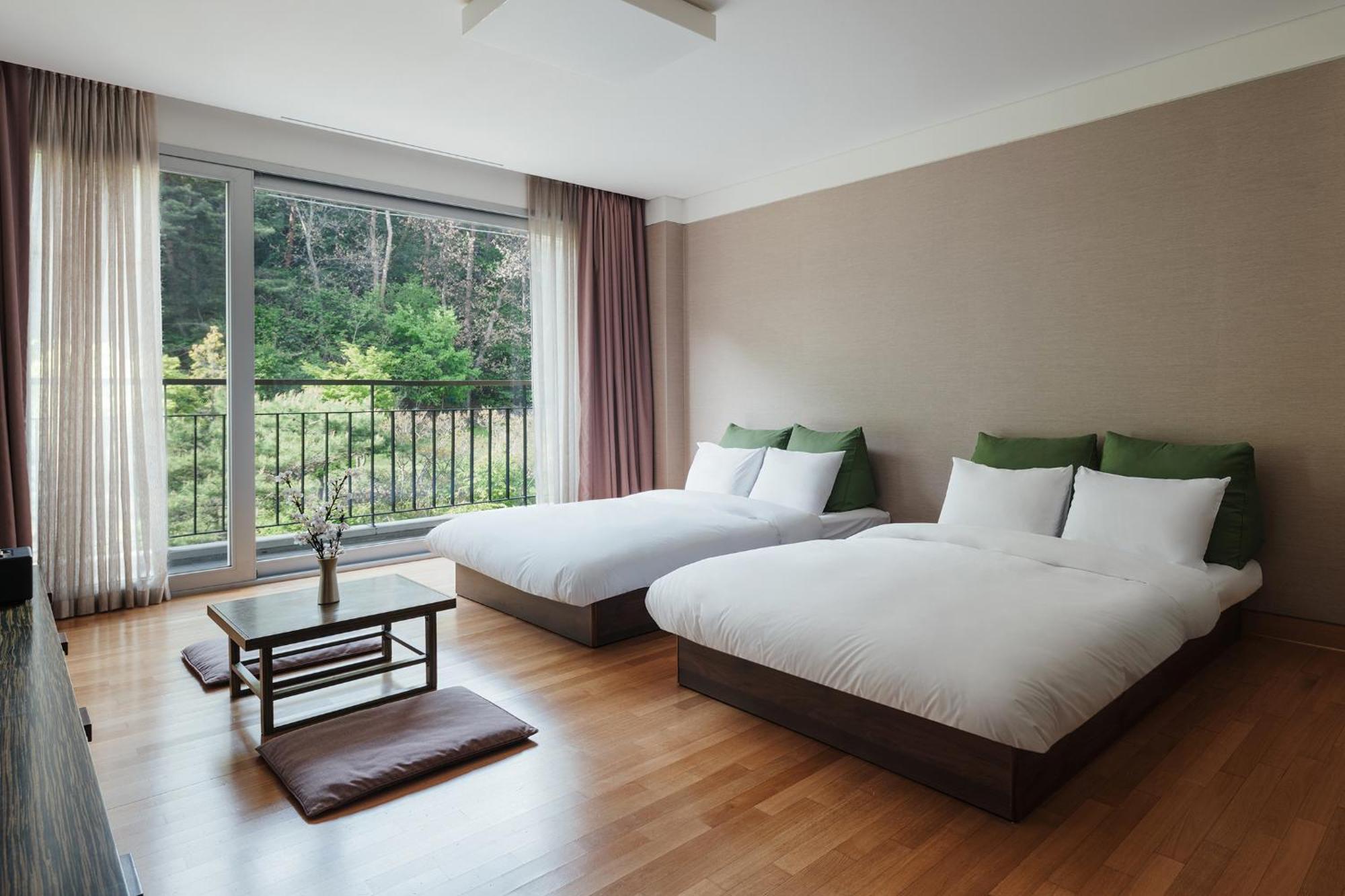The Suites Hotel Namwon Екстериор снимка