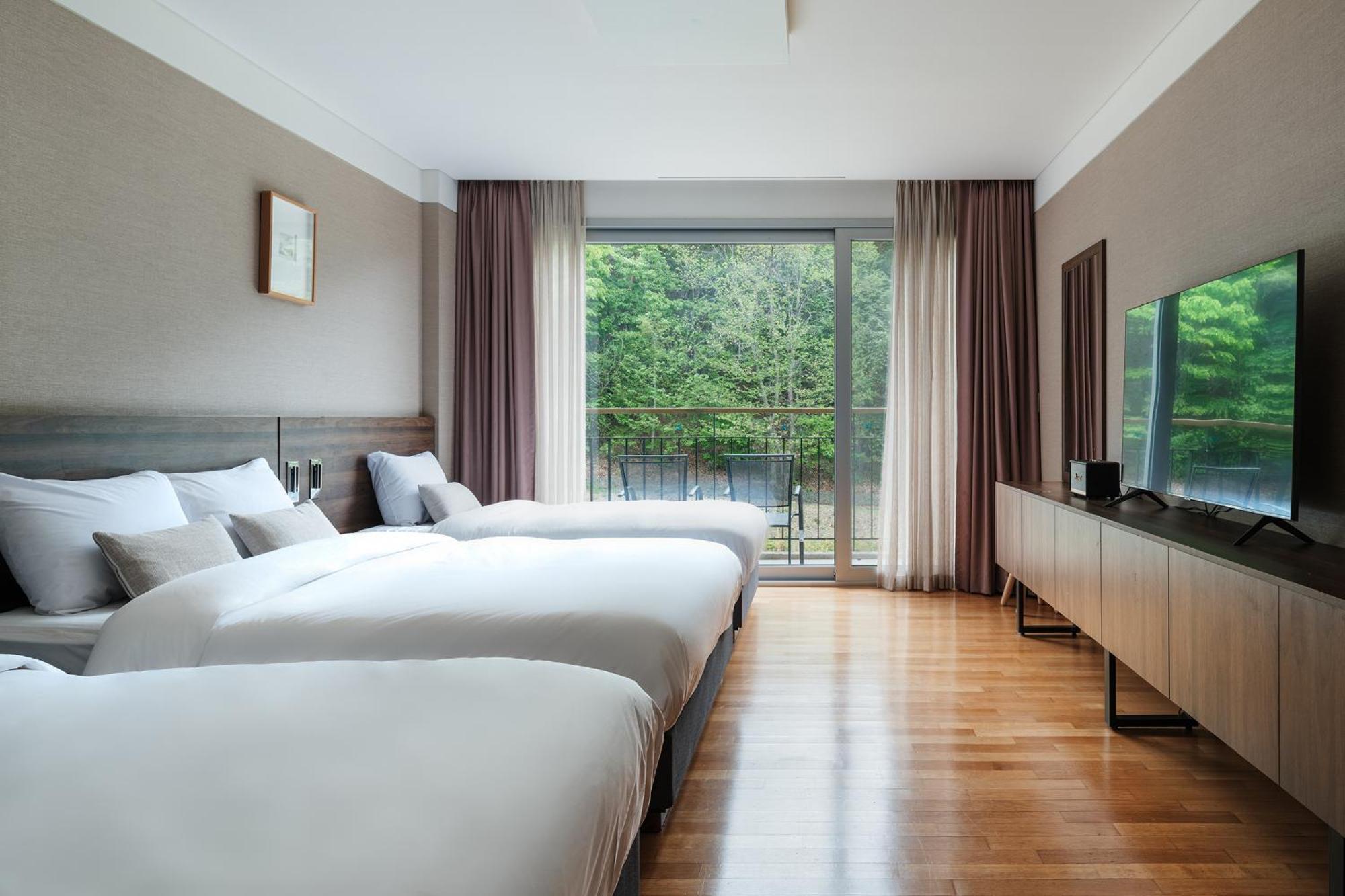 The Suites Hotel Namwon Екстериор снимка