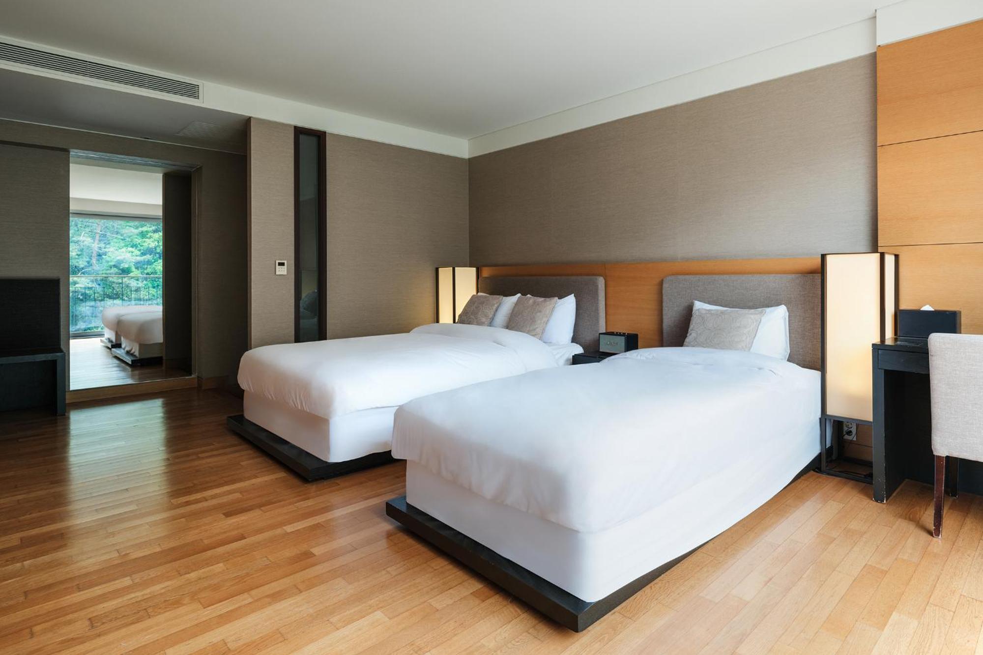 The Suites Hotel Namwon Екстериор снимка