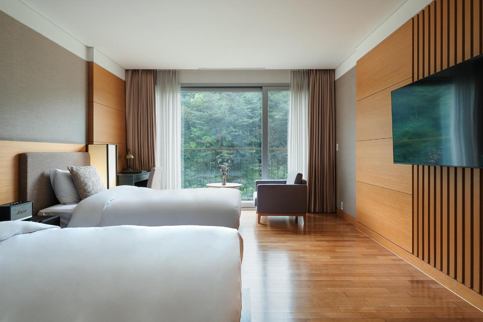 The Suites Hotel Namwon Екстериор снимка