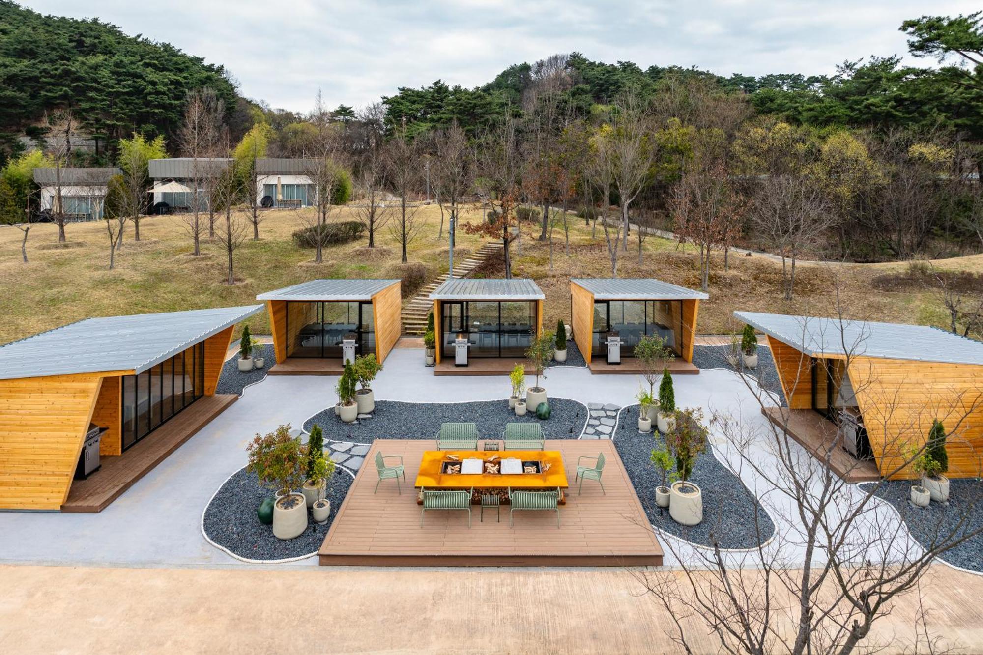The Suites Hotel Namwon Екстериор снимка