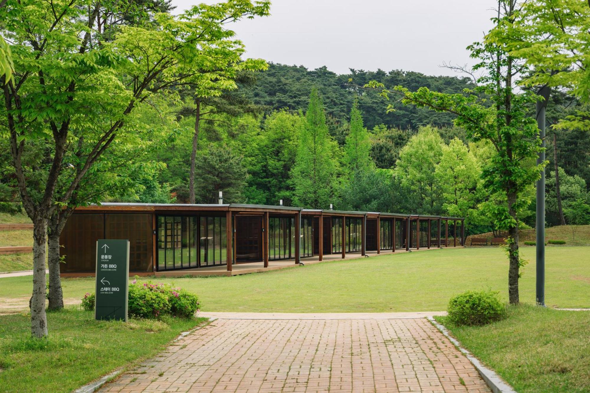 The Suites Hotel Namwon Екстериор снимка
